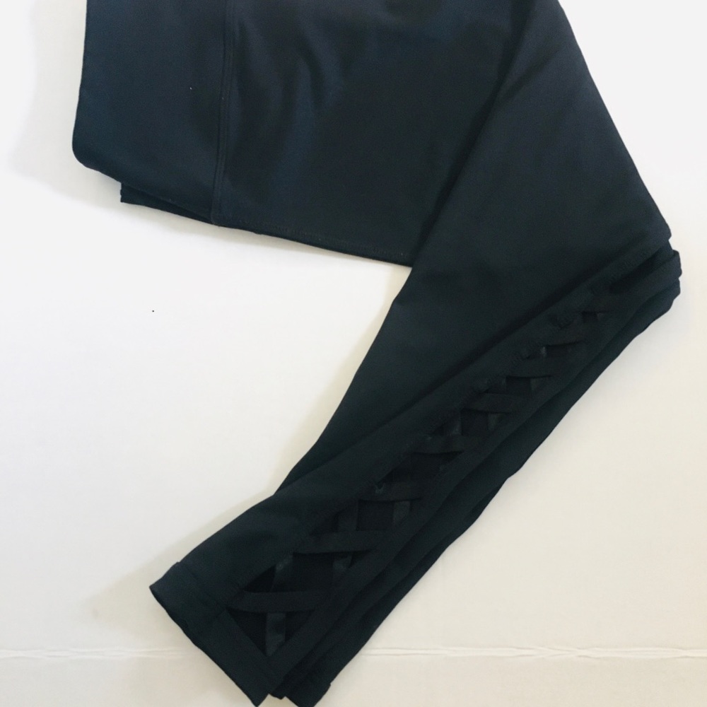 Black Lattice Leggings- sz Sm